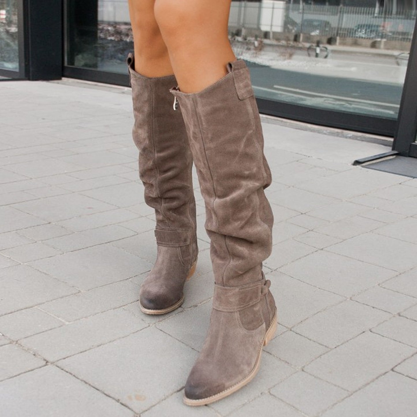 Bottes hautes plissées en suédine pour femme – Talon bas élégant