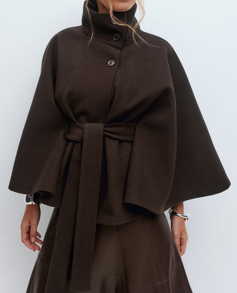 Manteau cape ceinturé pour femme – Élégance automne hiver