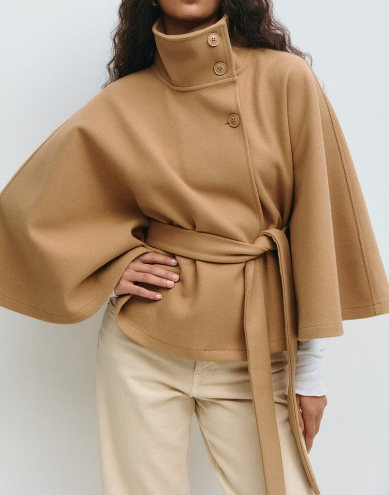 Manteau cape ceinturé pour femme – Élégance automne hiver