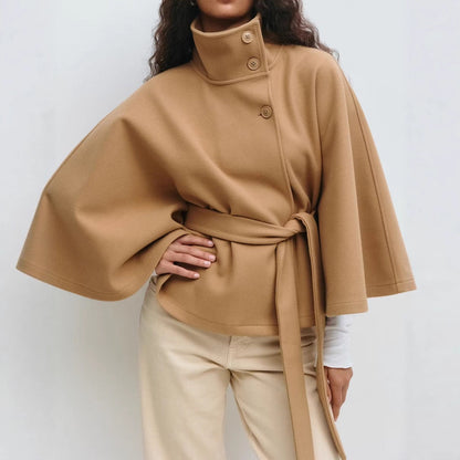 Manteau cape ceinturé pour femme – Élégance automne hiver